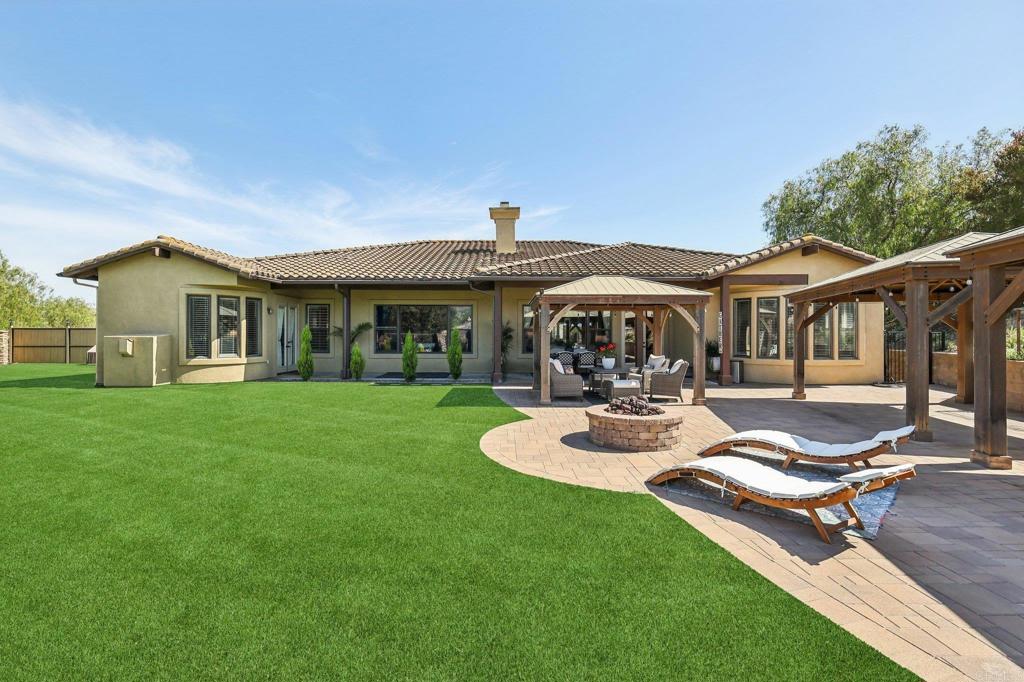 Fallbrook, California, 92028, United States, 4 Bedrooms Bedrooms, ,5 BathroomsBathrooms,Residential,Active,2042757