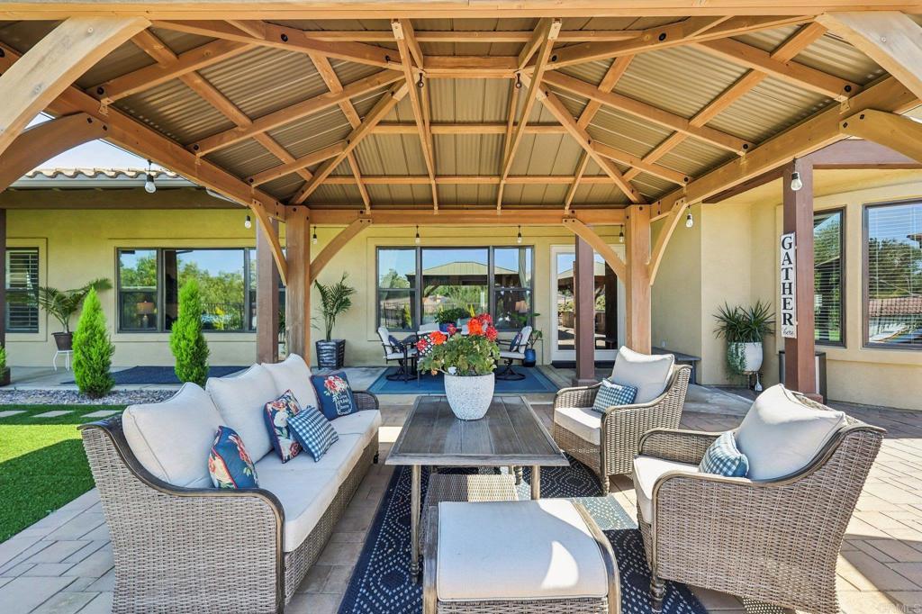 Fallbrook, California, 92028, United States, 4 Bedrooms Bedrooms, ,5 BathroomsBathrooms,Residential,Active,2042757