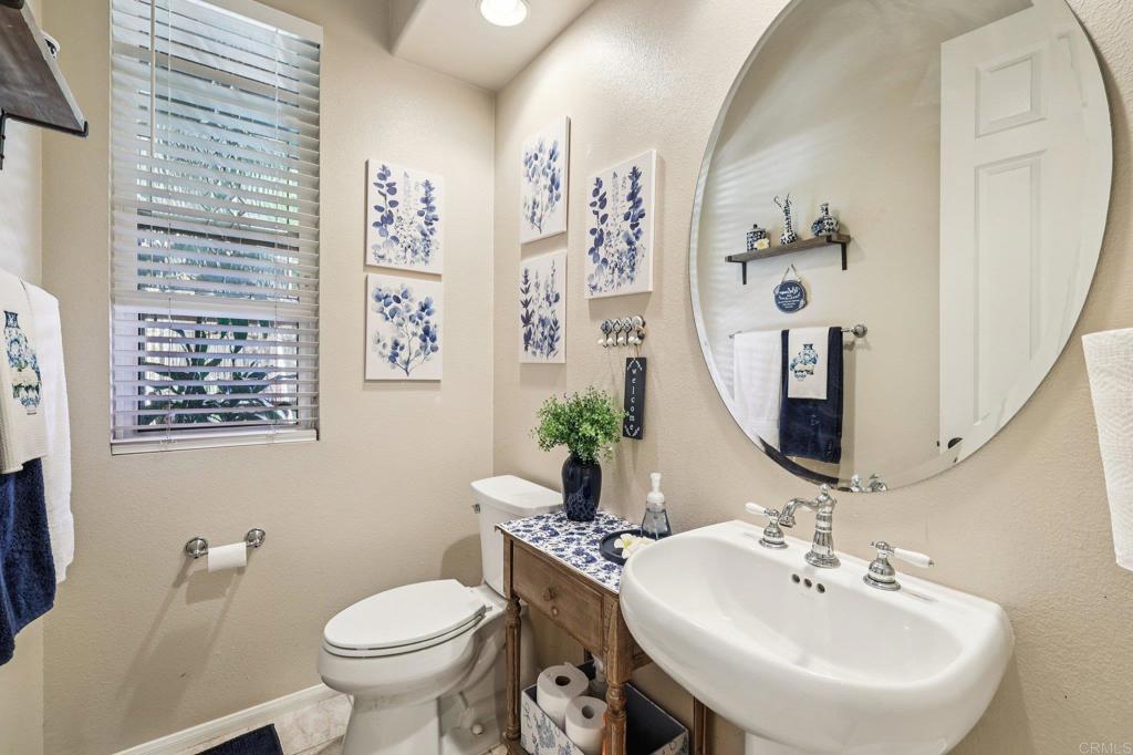 Fallbrook, California, 92028, United States, 4 Bedrooms Bedrooms, ,5 BathroomsBathrooms,Residential,Active,2042757
