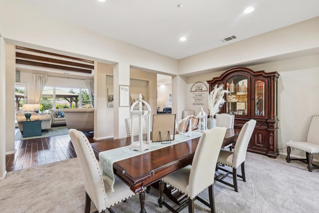 Fallbrook, California, 92028, United States, 4 Bedrooms Bedrooms, ,5 BathroomsBathrooms,Residential,Active,2042757
