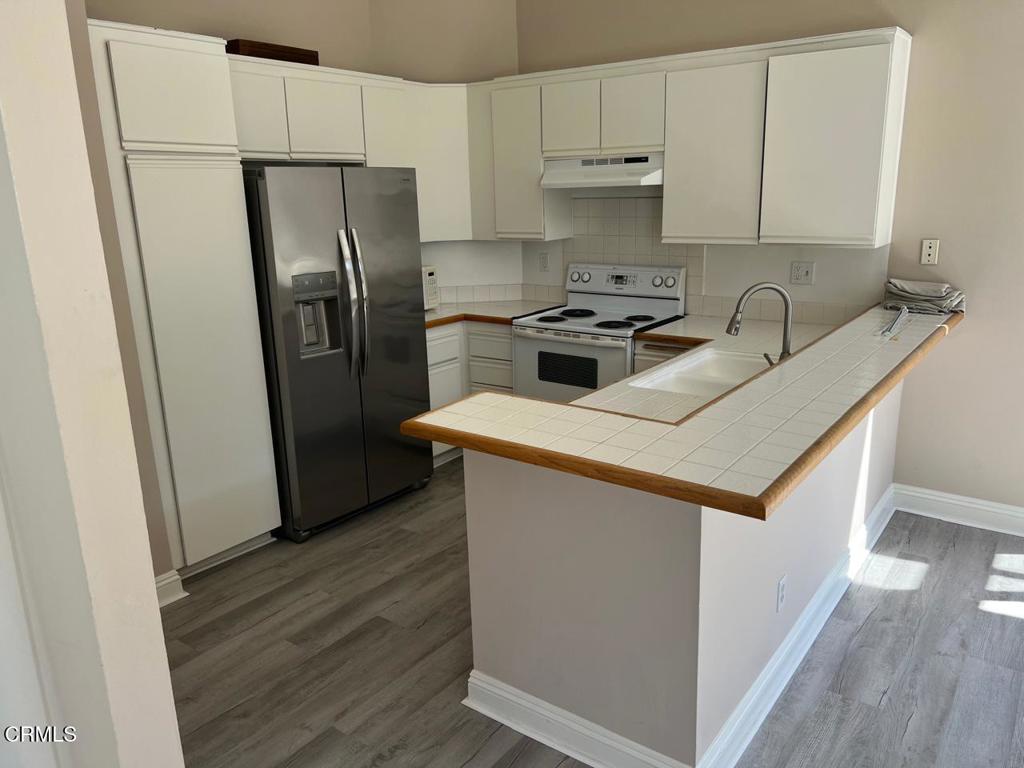 Camelot-595 - Residential Lease