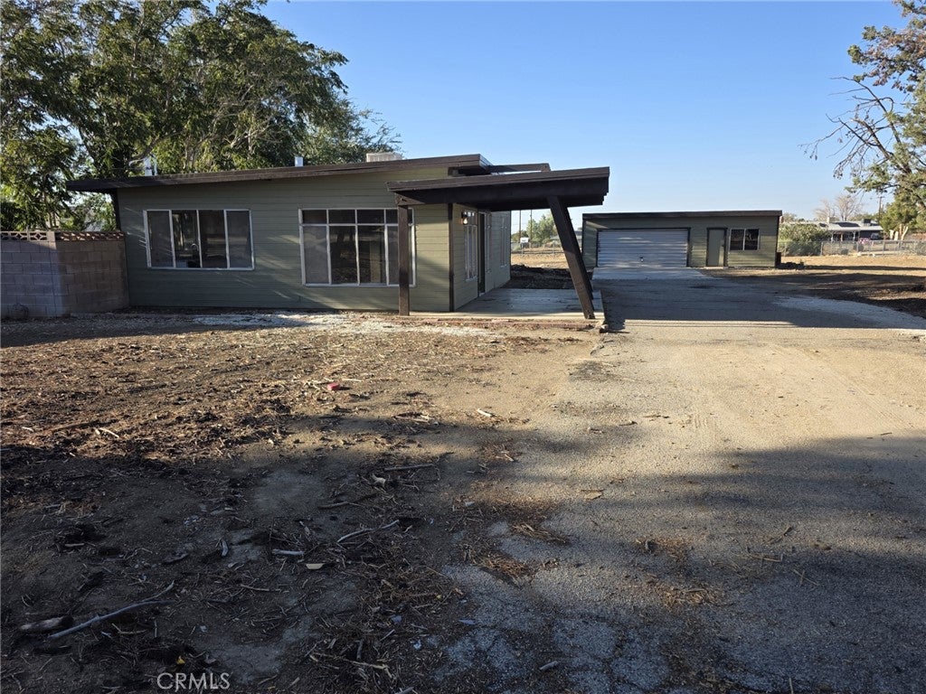 8955 E Avenue T12