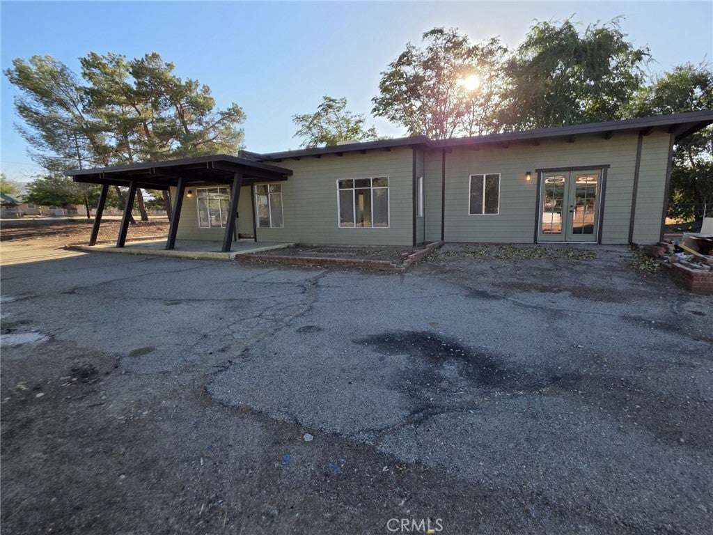 8955 E Avenue T12