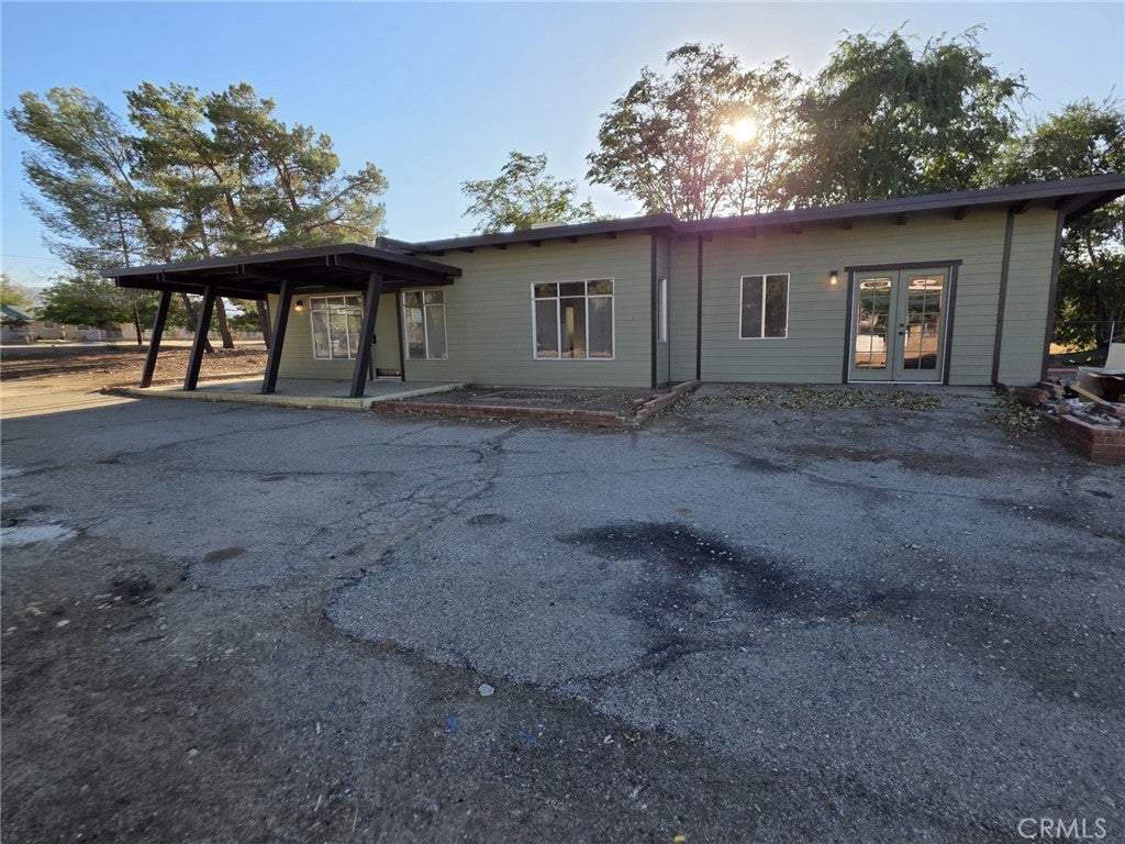 8955 E Avenue T12