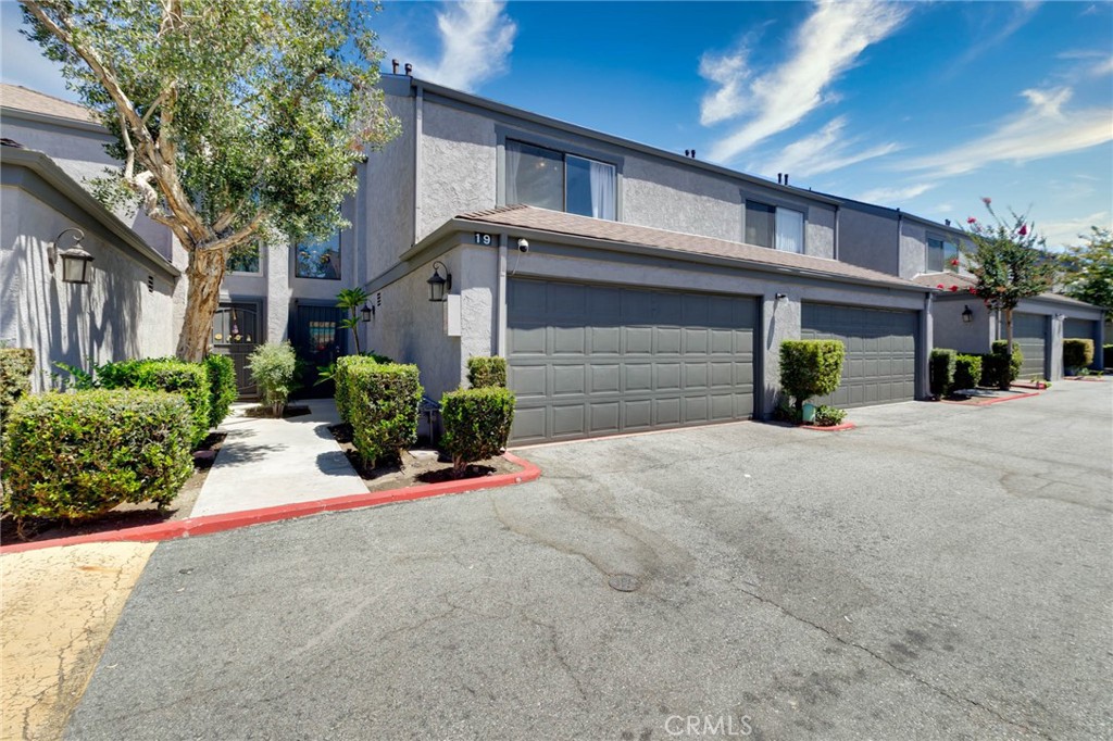 Charming 3 Bedroom, 3 Bath Condo in the Heart of Azusa!
Welcome to 543 E Arrow Hwy #19 a well-kept, spacious 3-bedroom, 3-bathroom condo that offers comfort, character, and a convenient location in the beautiful city of Azusa. Step into a warm and inviting living space with a classic layout that features a cozy living room and a bright, functional kitchen with plenty of cabinet space. Whether you're hosting guests or enjoying a quiet night in, this home provides the perfect setting for everyday living. Upstairs you'll find three generously sized bedrooms, including a primary suite with its own private bathroom. All bedrooms offer ample closet space and plenty of natural light. Located in a well-maintained community, you'll enjoy access to a sparkling pool, guest parking, and peaceful common areas. This home is perfectly situated near schools, parks, Azusa Pacific University, Citrus College, shopping centers, restaurants, and the Metro Gold Line – making commuting and errands a breeze.