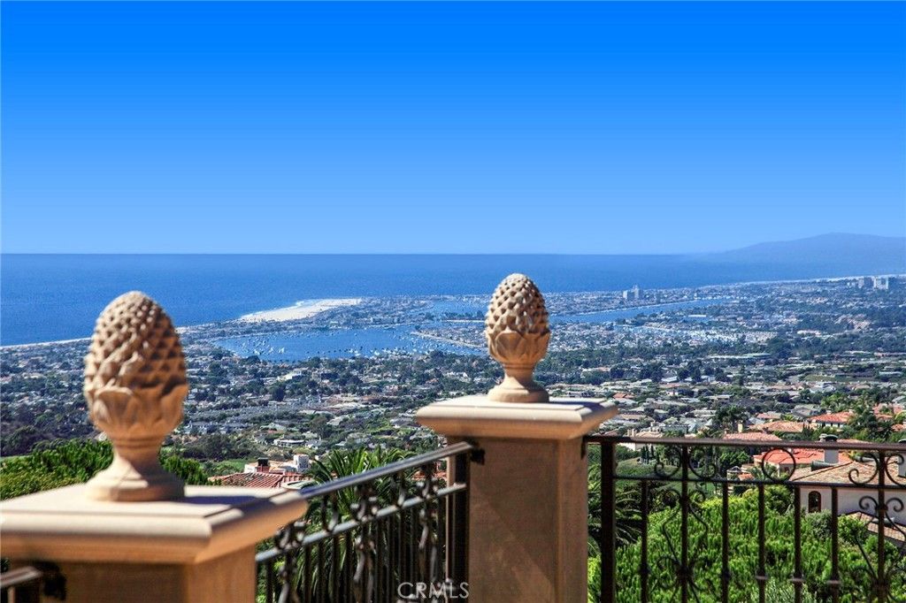 Photo of 12 Skyridge, Newport Coast, CA 92657 (MLS # NP25103644)