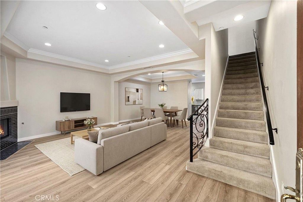 Photo of 14535 Margate Street #13, Sherman Oaks, CA 91411 (MLS # SR25271083)