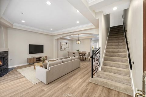 Photo of 14535 Margate Street #13, Sherman Oaks, CA 91411 (MLS # SR25271083)