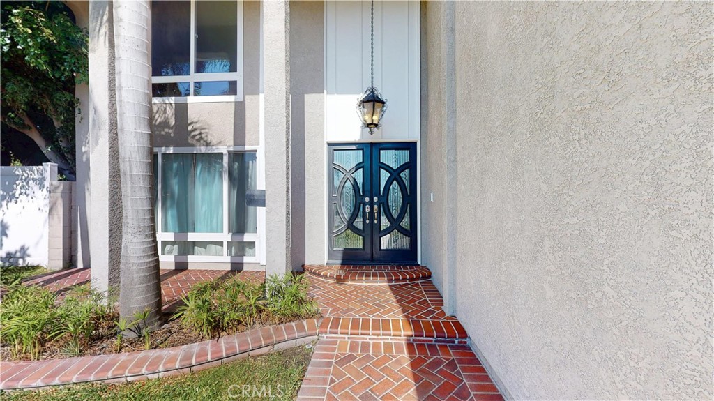3560 Iris Cir