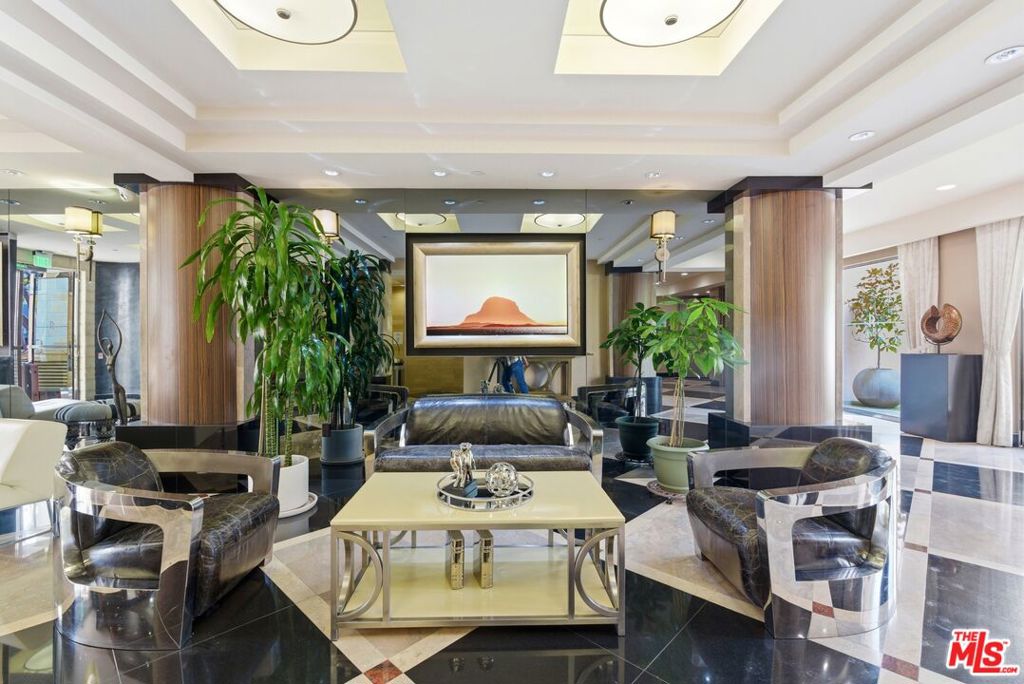 1318 Roxbury Drive 115