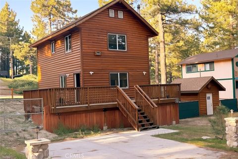 Photo of 33308 Iris Drive, Green Valley Lake, CA 92341 (MLS # IG25129706)