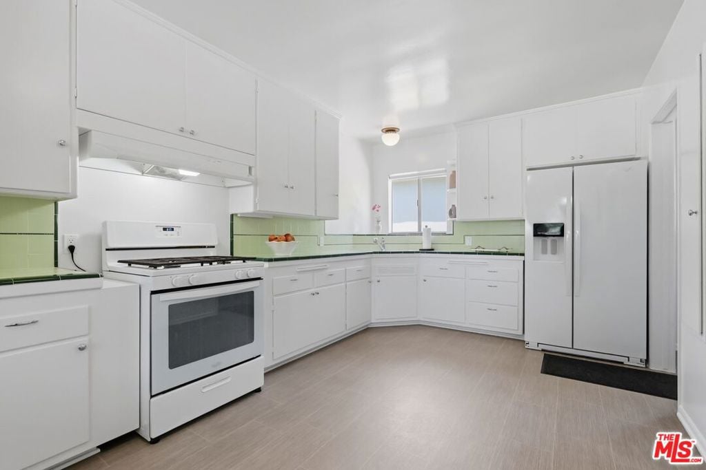 6333 W 77th Street