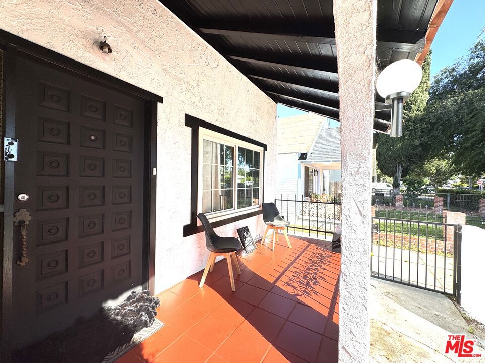 3223 Perlita Avenue, Los Angeles CA 90039