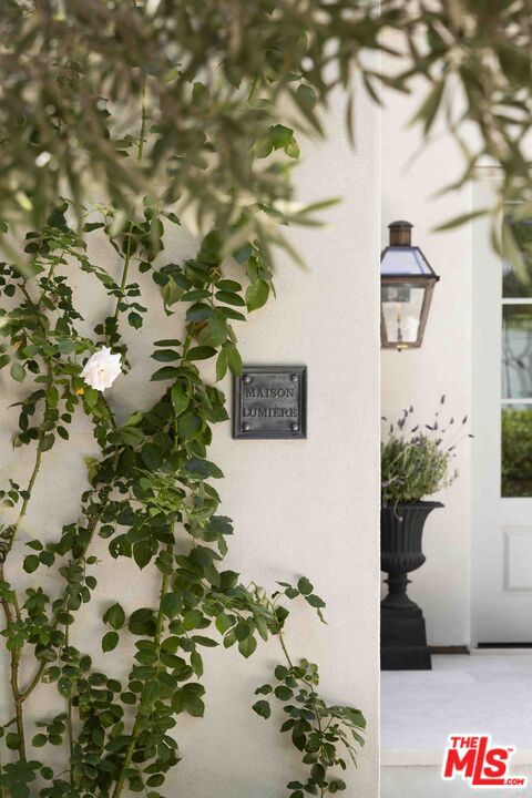 Properties 1 419 Huntley Drive