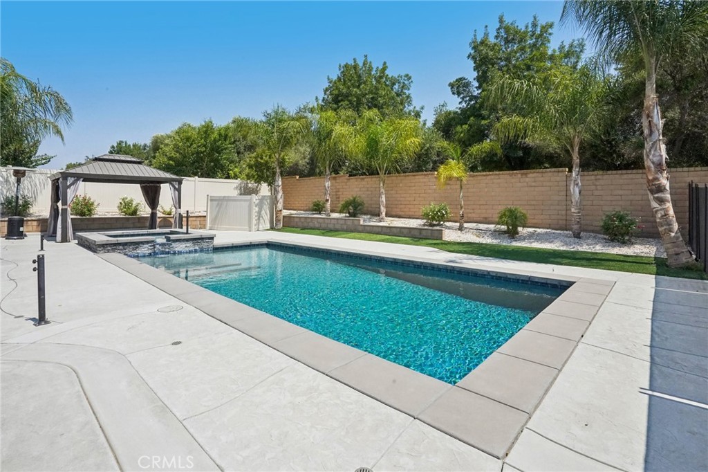 35676 Small Pine Court