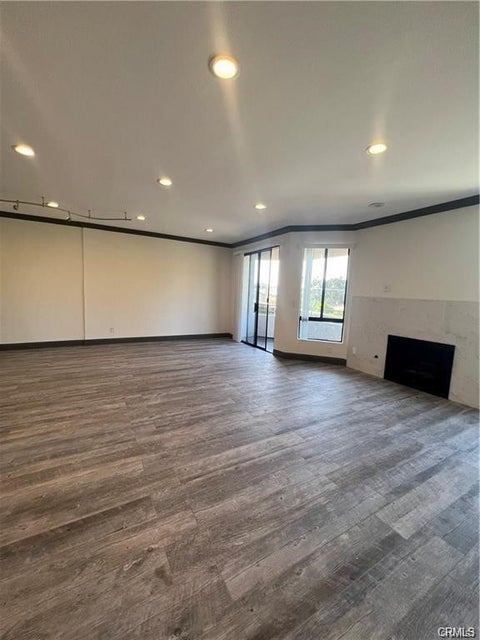 Photo of 13920 Moorpark ST #204, Sherman Oaks, CA 91423 (MLS # SR26113631)