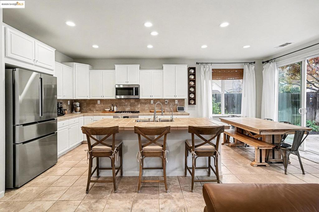 OAKLEY - Residential