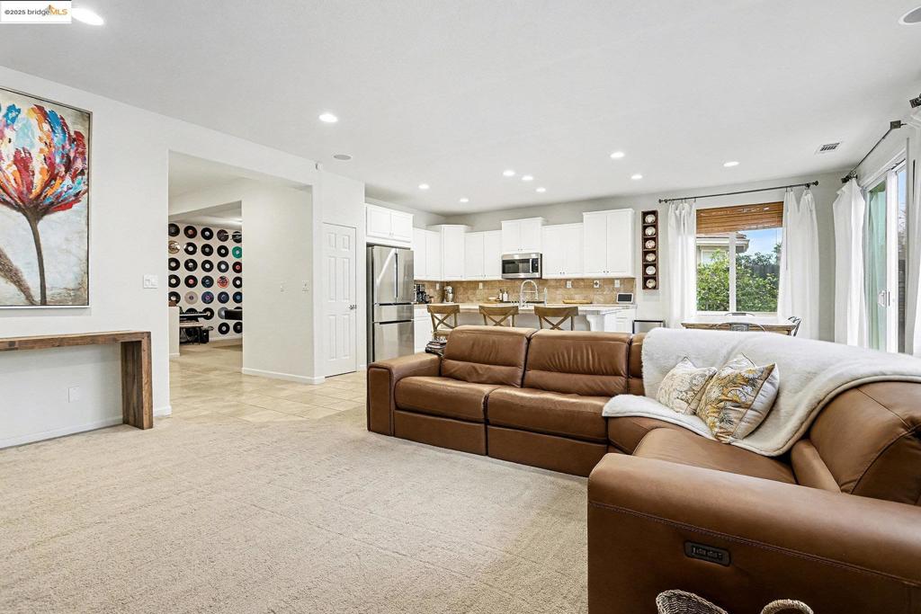 OAKLEY - Residential