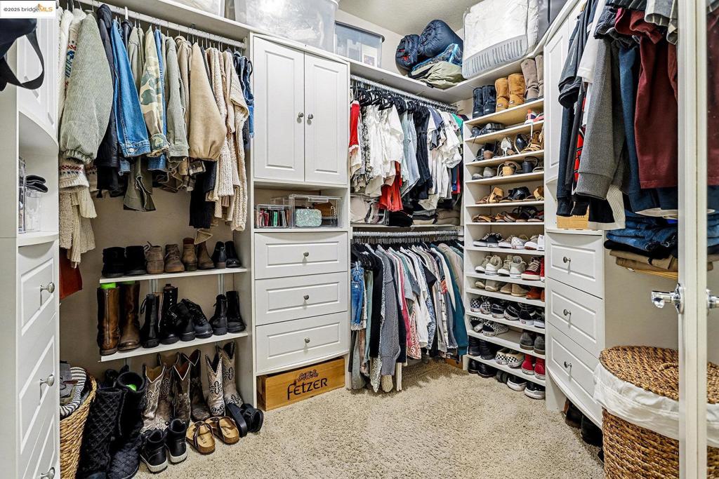 OAKLEY - Residential