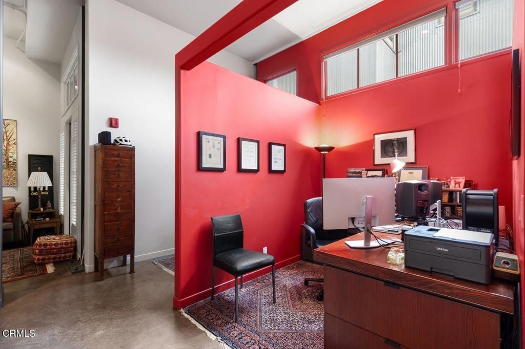 listing image 130723635834326197417