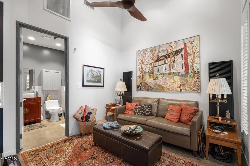 listing image 130726519278758062464
