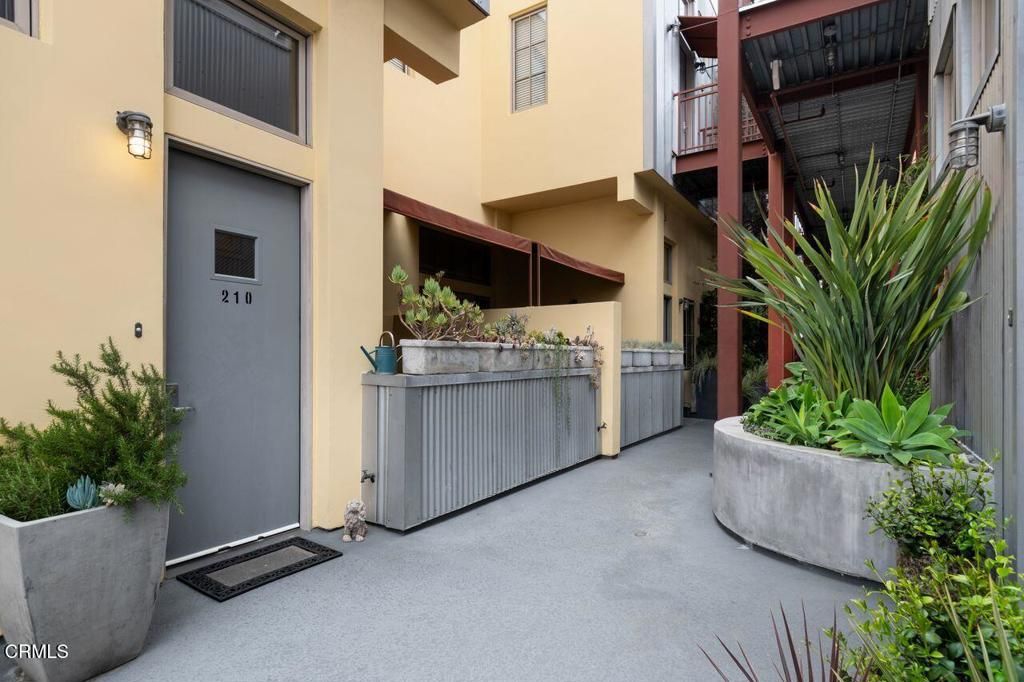 listing image 130729886289419140756