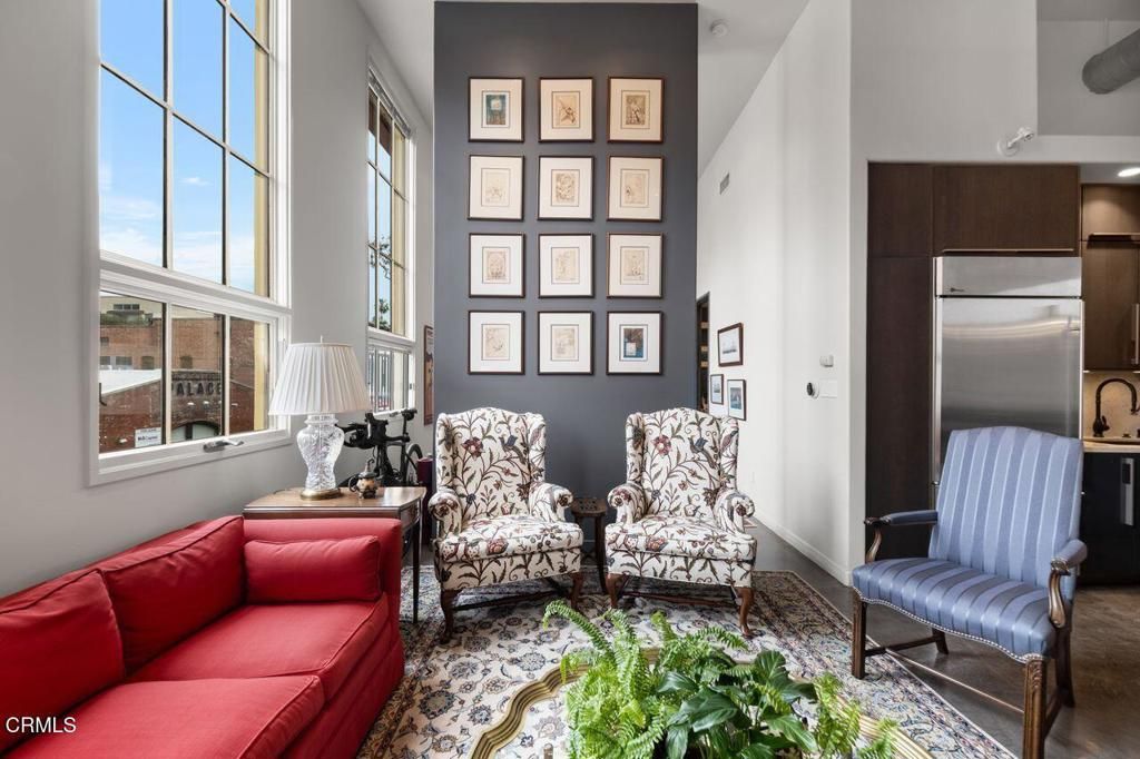 listing image 130727316456794489427