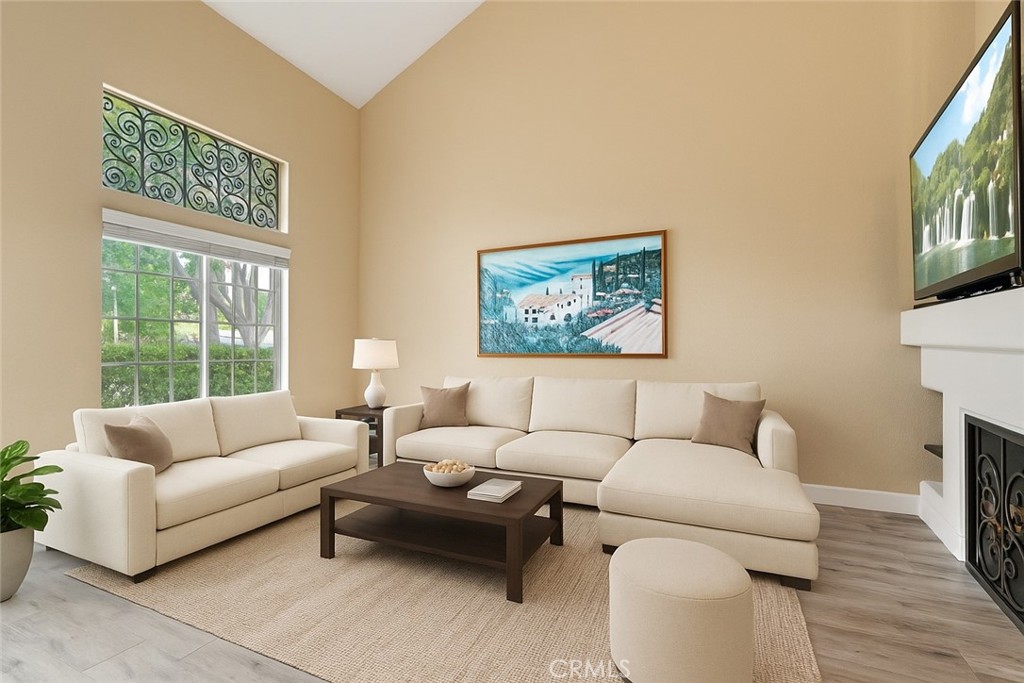 141 Nightingale Dr