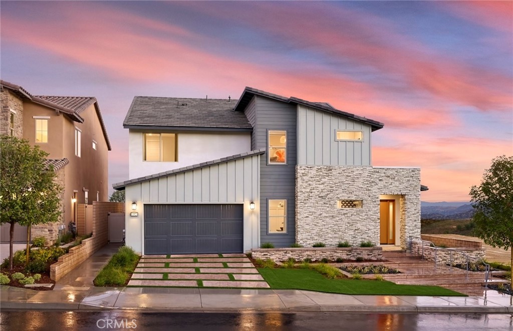 This Venice nearly completed home has the Primary Bedroom on the first floor! Oversized game room & balcony are just a few of this home's features. Additionally, this home boasts hardwood floors & an entertainer's kitchen!
-Three panel Multi slider
-Wet Bar
-Glass staircase
-Gorgeous 20 feet ceilings at entry
-Balcony
-Oversized quartz island countertop