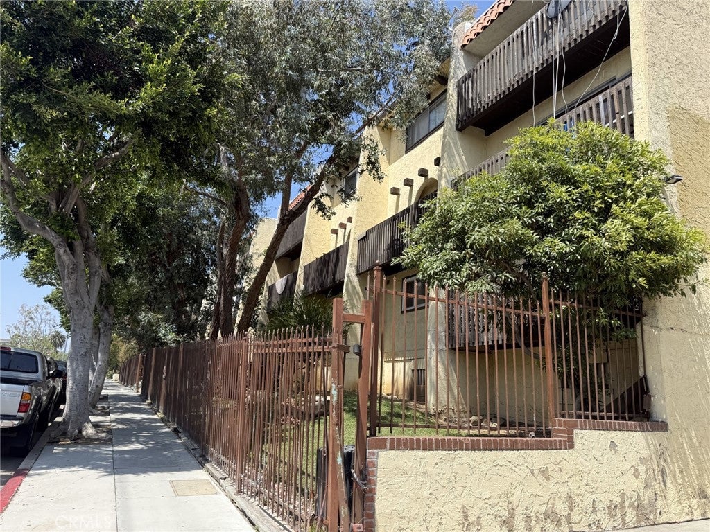730 N Eucalyptus AVE 15, Inglewood CA 90302