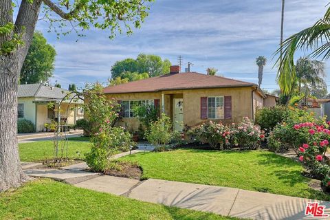 Photo of 4722 Ventura Canyon Avenue, Sherman Oaks, CA 91423 (MLS # 26670801)