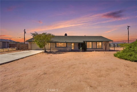 Photo of 21011 Sioux Road, Apple Valley, CA 92308 (MLS # HD26192271)