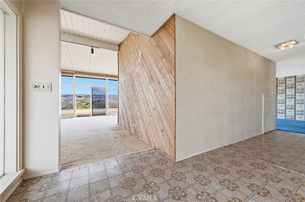 1106 Sandpiper Drive