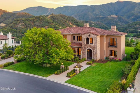 Photo of 82 Queens Garden Drive, Westlake Village, CA 91361 (MLS # 226002891)