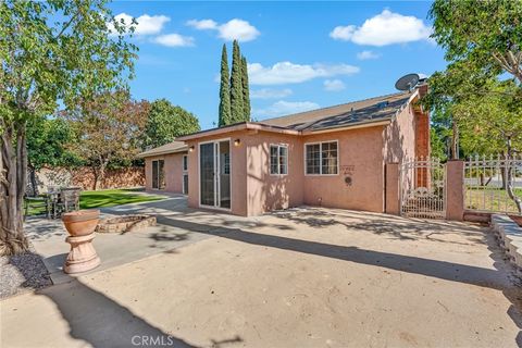 Tiny photo for 1077 Westpark Ln, Corona, CA 92882 (MLS # PW26145763)
