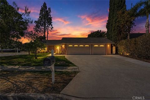 Photo of 1077 Westpark Ln, Corona, CA 92882 (MLS # PW26145763)