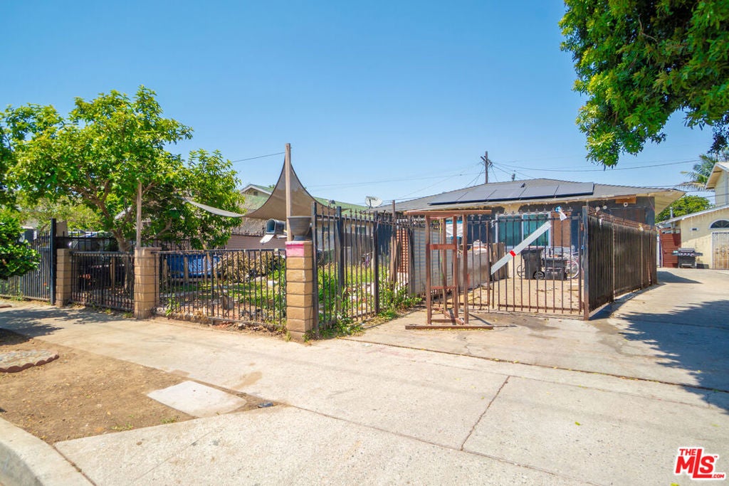 1319 E Colon Street