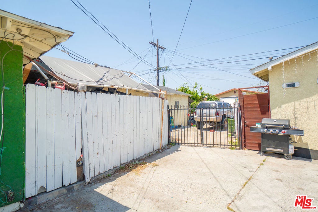1319 E Colon Street