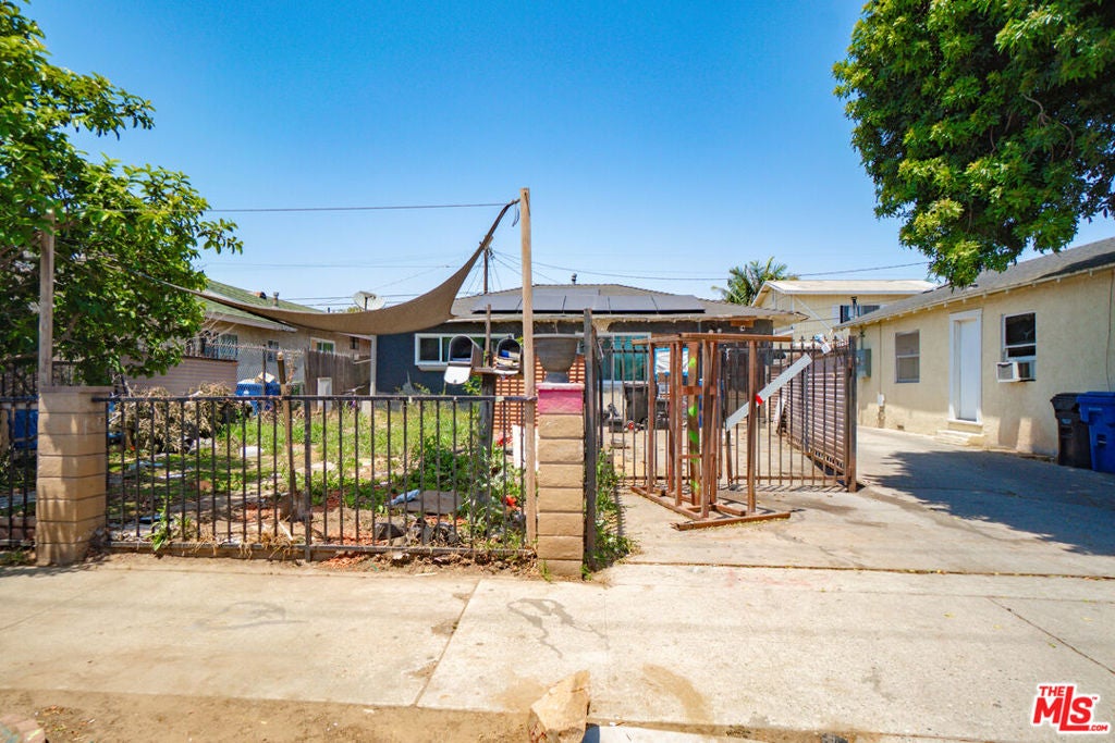 1319 E Colon Street