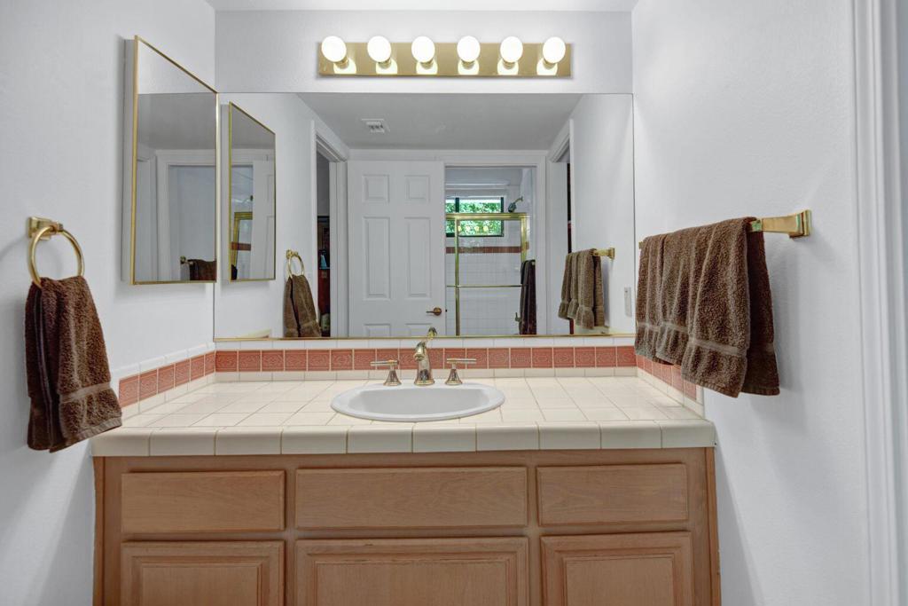 Tamarisk View Estate - Residential Lease
