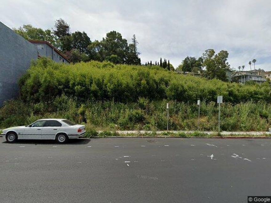 Rare Large lot 18,000sq.ft. in heart of Oakland, Many possibilities for use