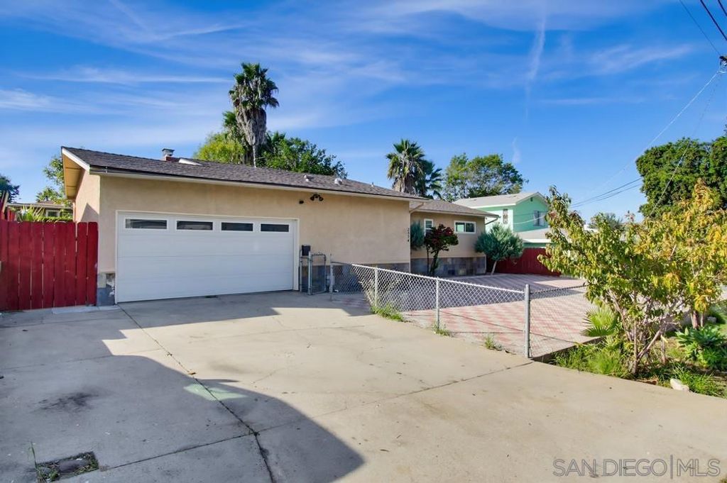 Photo of 2574 Crestline Dr Dr, Lemon Grove, CA 91945 (MLS # 250044726SD)