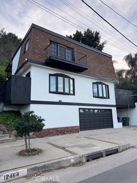 Photo of 12464 Laurel Terrace Drive, Studio City, CA 91604 (MLS # SR25170849)