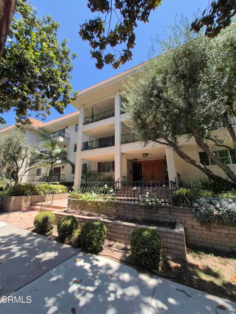 420 S Madison Avenue 204