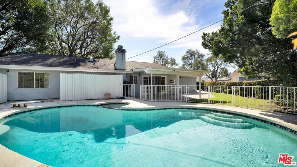 Photo of 18501 Germain Street, Porter Ranch, CA 91326 (MLS # 26666229)