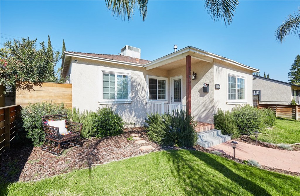 Photo 1 of 33 — 17827 Burbank Boulevard, Encino, CA 91316