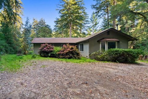 Photo of 471 Country Estates Terrace, Santa Cruz, CA 95060 (MLS # ML82029140)