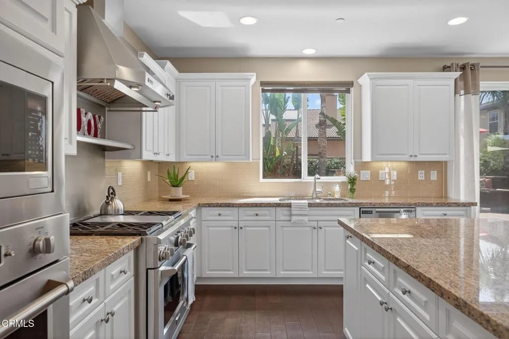 Camarillo, California 93012, United States, 5 Bedrooms Bedrooms, ,4 BathroomsBathrooms,Residential,Pending,186378