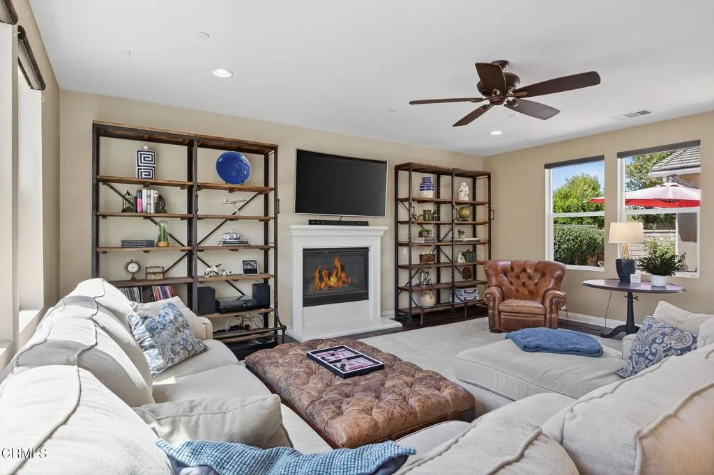 Camarillo, California 93012, United States, 5 Bedrooms Bedrooms, ,4 BathroomsBathrooms,Residential,Pending,186378