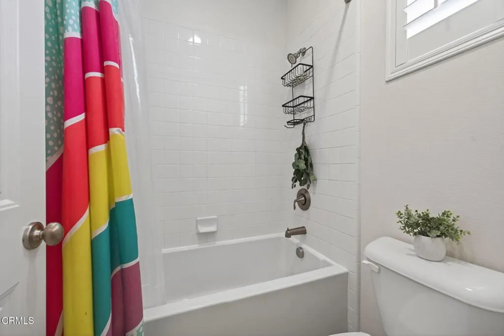 Camarillo, California 93012, United States, 5 Bedrooms Bedrooms, ,4 BathroomsBathrooms,Residential,Pending,186378